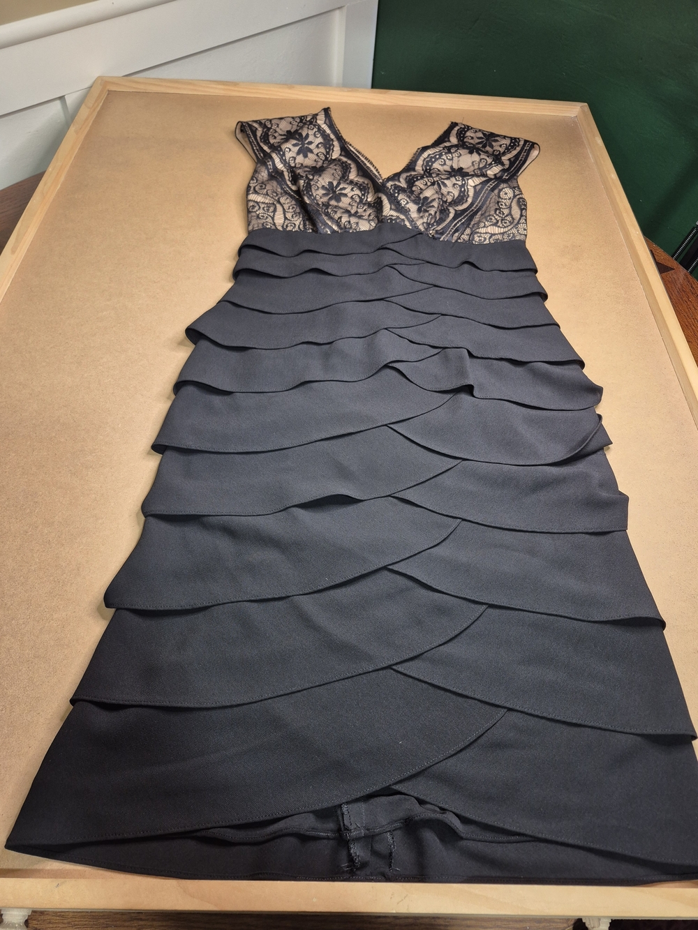 Elegant Black Lace-Top Layered Sheath Dress